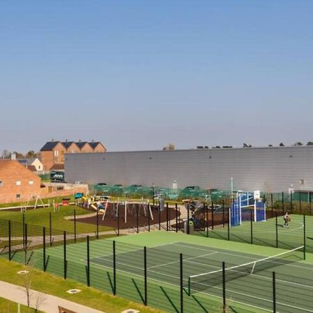 Contemporary Trumpington Apartment With Self Check-In ,Free On-Site Parking, Terrace, Super Fast Wifi & 5 Mins Drive To Papworth & Addenbrookes Hospitals Кембридж Екстер'єр фото