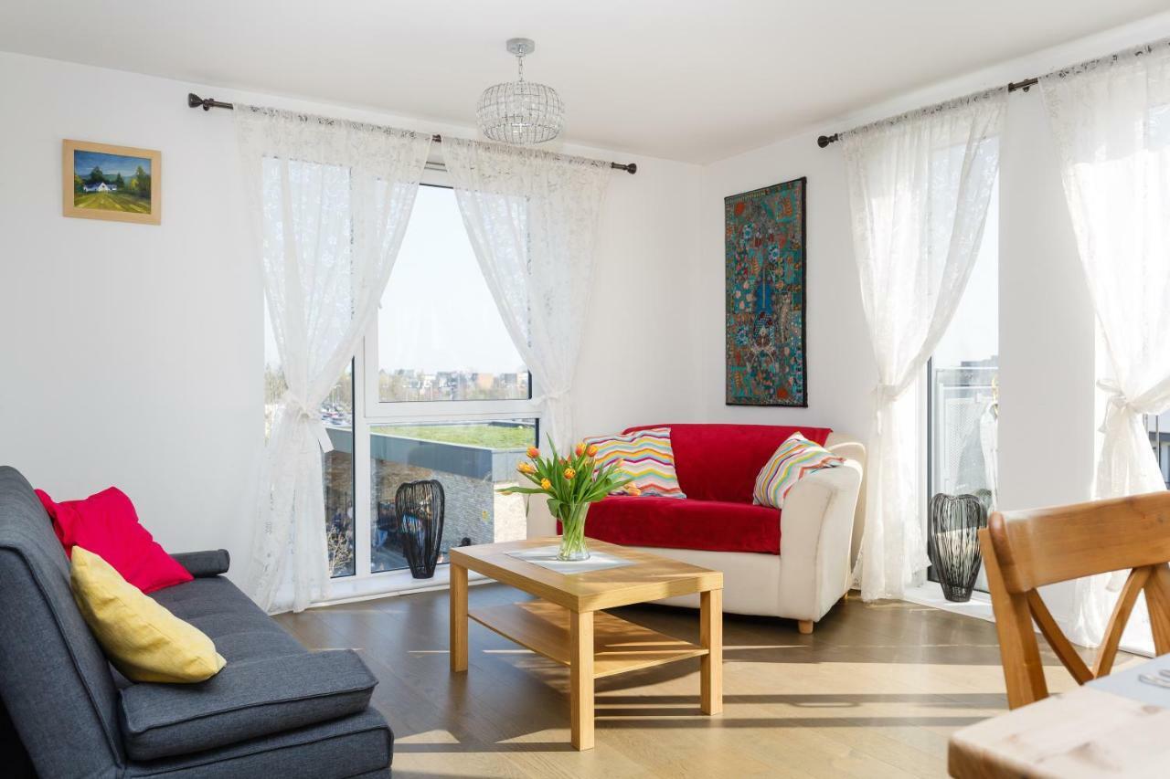 Contemporary Trumpington Apartment With Self Check-In ,Free On-Site Parking, Terrace, Super Fast Wifi & 5 Mins Drive To Papworth & Addenbrookes Hospitals Кембридж Екстер'єр фото