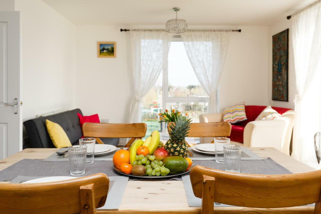 Contemporary Trumpington Apartment With Self Check-In ,Free On-Site Parking, Terrace, Super Fast Wifi & 5 Mins Drive To Papworth & Addenbrookes Hospitals Кембридж Екстер'єр фото