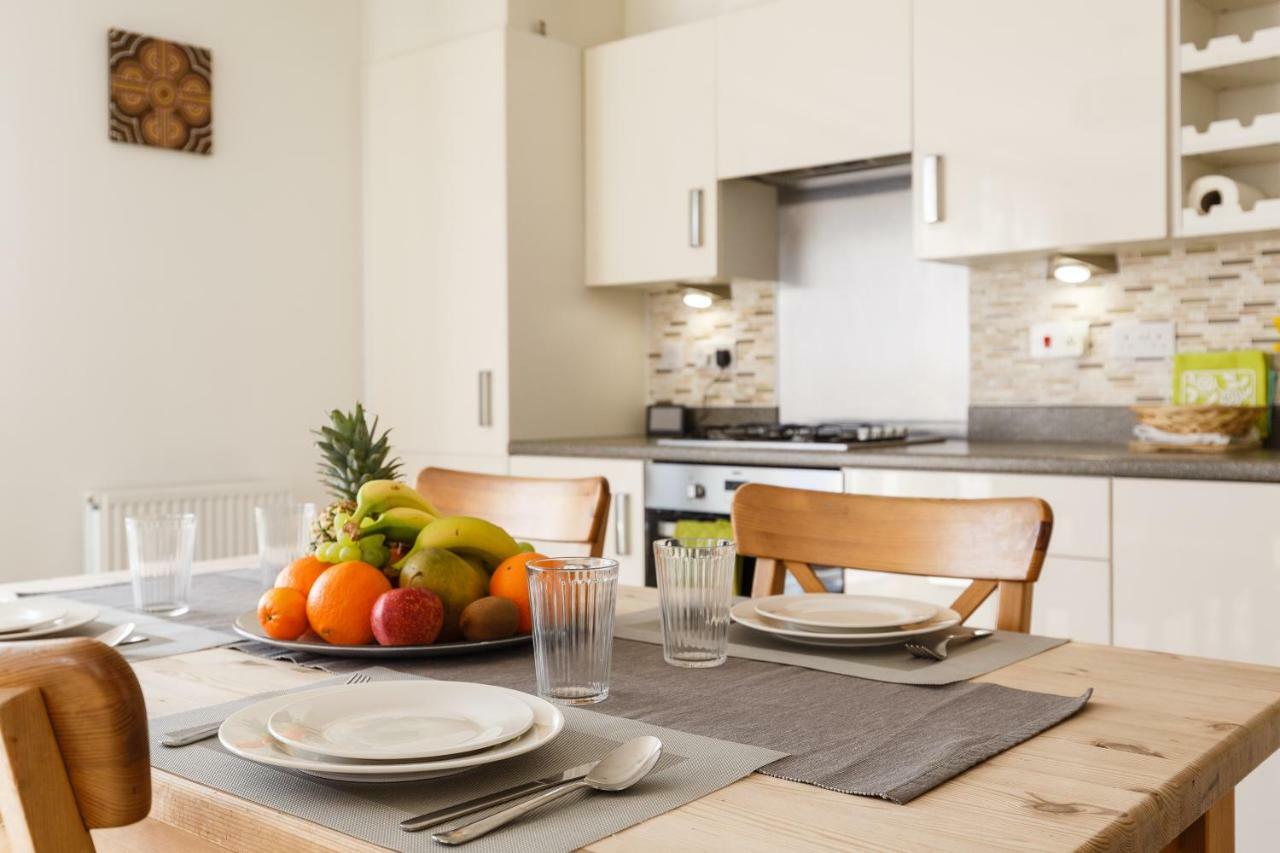 Contemporary Trumpington Apartment With Self Check-In ,Free On-Site Parking, Terrace, Super Fast Wifi & 5 Mins Drive To Papworth & Addenbrookes Hospitals Кембридж Екстер'єр фото
