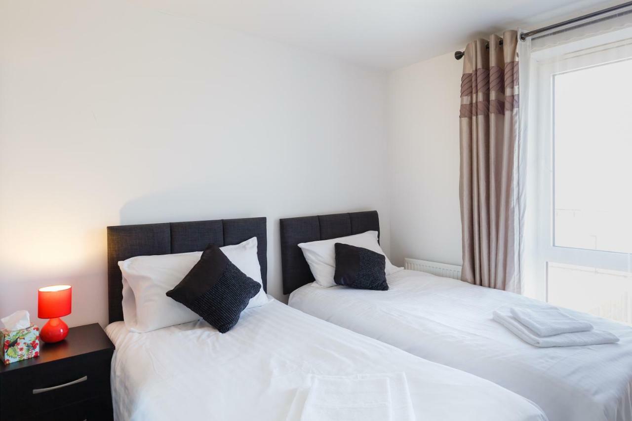 Contemporary Trumpington Apartment With Self Check-In ,Free On-Site Parking, Terrace, Super Fast Wifi & 5 Mins Drive To Papworth & Addenbrookes Hospitals Кембридж Екстер'єр фото