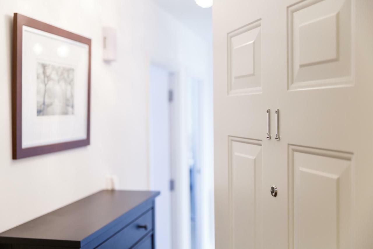 Contemporary Trumpington Apartment With Self Check-In ,Free On-Site Parking, Terrace, Super Fast Wifi & 5 Mins Drive To Papworth & Addenbrookes Hospitals Кембридж Екстер'єр фото